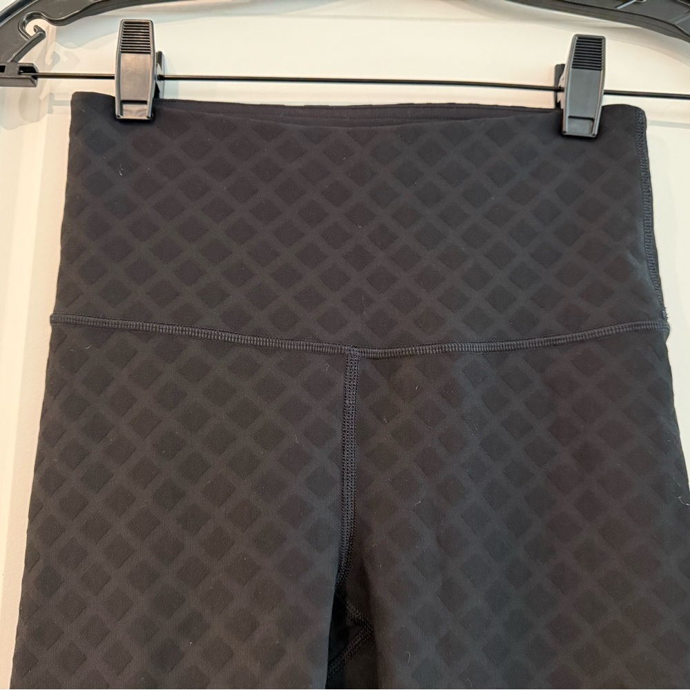 Lululemon Black Textured Leggings Sz 4